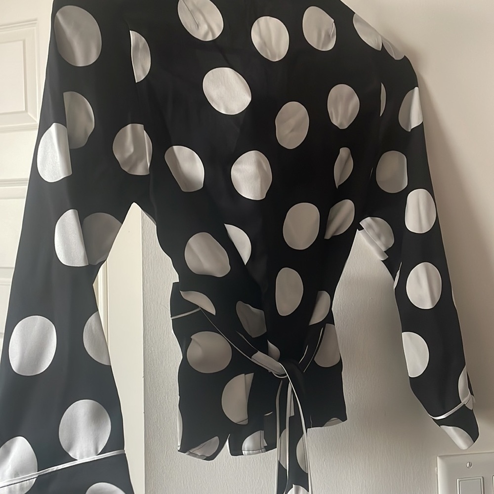 DOLCE & GABBANA
Belted polka-dot stretch-silk top - Picture 11 of 11